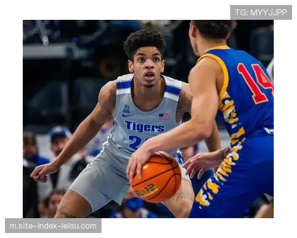 爵士牺牲球权换体型 哈迪体系面临组织大考 爵士牺牲球权换体型 哈迪体系面临组织大考